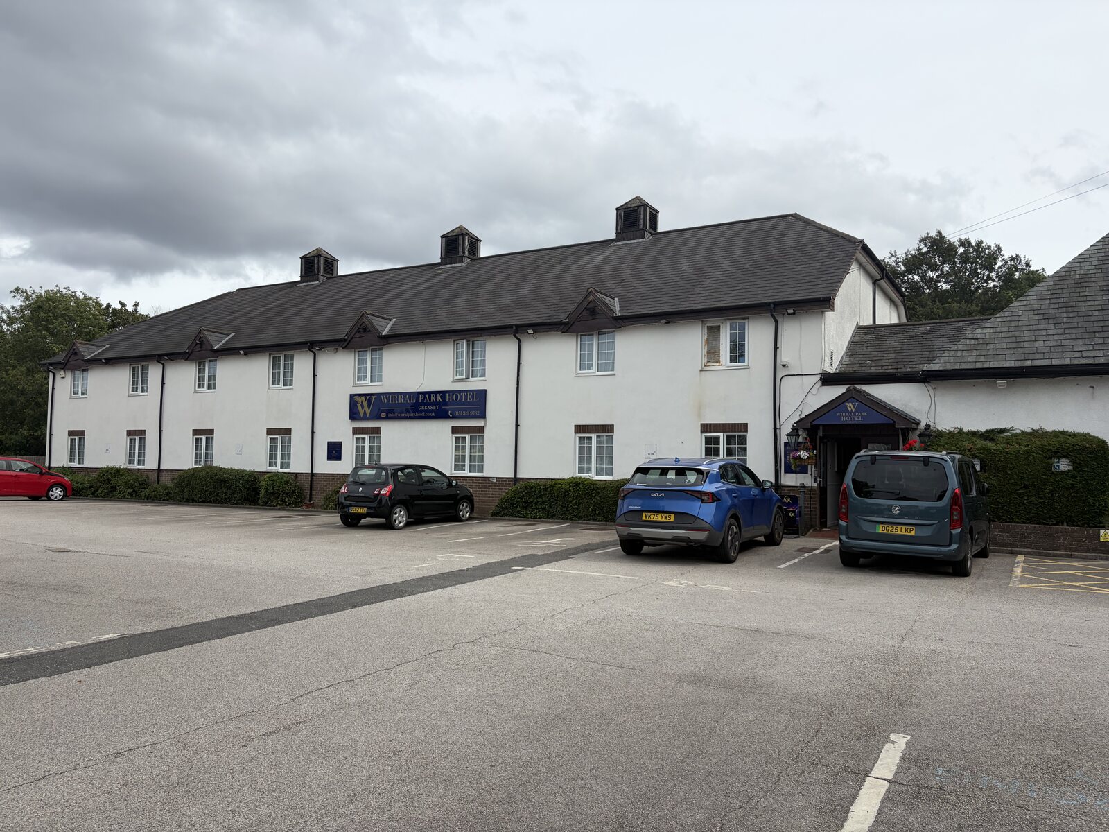 Front exterior of Wirral Park Hotel in Greasby
